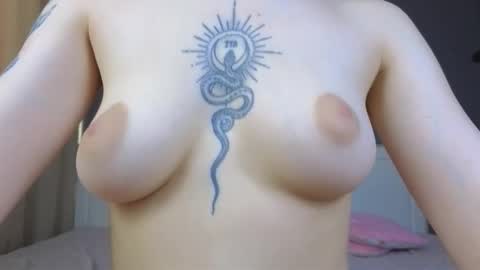 Snapshot of avgustina_love chatting on 18, 1, 2026 avgustina_love online show from 18, 1, 2026