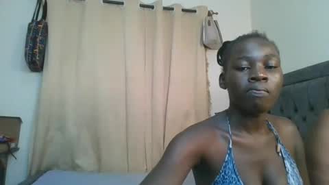 Snapshot of avian_babe1 chatting on 20, 6, 2026 avian_babe1 online show from 20, 6, 2026
