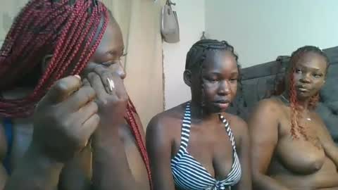 Snapshot of avian_babe1 chatting on 25, 6, 2026 avian_babe1 online show from 25, 6, 2026