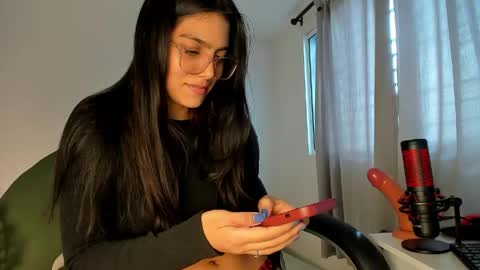 Snapshot of avis12_ chatting on 18, 4, 2026 Follow me Pvt and c2c is on online show from 18, 4, 2026