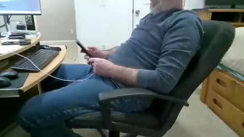 Snapshot of awesnead chatting on 6, 1, 2026 awesnead online show from 6, 1, 2026