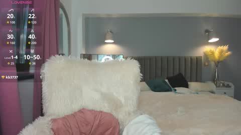 Snapshot of awesome_jolie chatting on 25, 9, 2025 Jolie online show from 25, 9, 2025