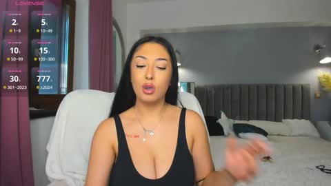 Snapshot of awesome_jolie chatting on 15, 11, 2025 Jolie online show from 15, 11, 2025