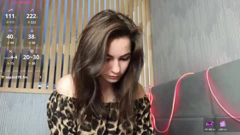 Snapshot of aww_burn chatting on 12, 2, 2025 Tris online show from 12, 2, 2025