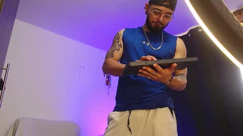 Independiente Model online show from 11, 1, 2026