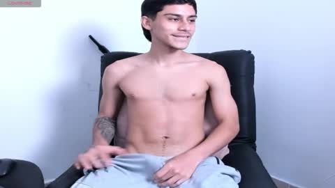 axel davis  online show from 24, 11, 2025