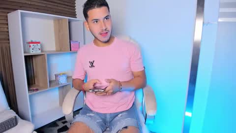axel_grey_ online show from 13, 9, 2025
