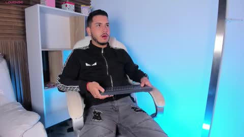 axel_grey_ online show from 30, 9, 2025