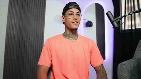 Agustin online show from 2, 3, 2025