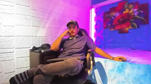 Snapshot of axell_cross2 chatting on 4, 10, 2025 Axell Cross2 online show from 4, 10, 2025