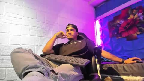 Snapshot of axell_cross2 chatting on 6, 10, 2025 Axell Cross2 online show from 6, 10, 2025