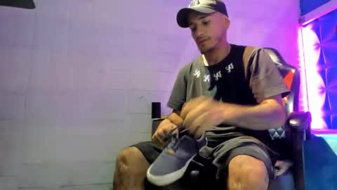 Snapshot of axell_cross2 chatting on 21, 10, 2025 Axell Cross2 online show from 21, 10, 2025