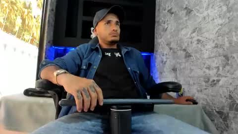 Snapshot of axell_cross2 chatting on 25, 10, 2025 Axell Cross2 online show from 25, 10, 2025