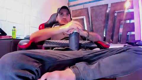 Axell Cross2 online show from 29, 3, 2026