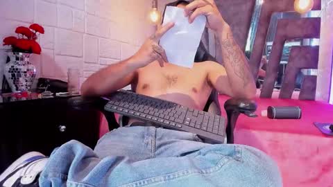 Snapshot of axell_cross2 chatting on 25, 4, 2026 Axell Cross2 online show from 25, 4, 2026