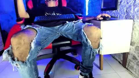 Snapshot of axell_cross2 chatting on 29, 4, 2026 Axell Cross2 online show from 29, 4, 2026