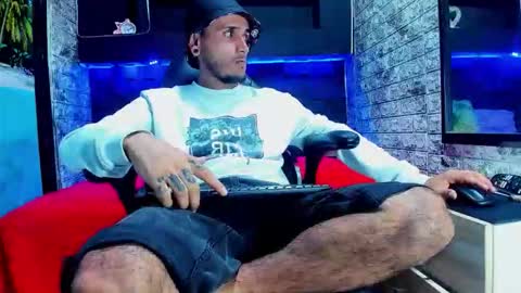 Snapshot of axell_cross2 chatting on 12, 5, 2026 Axell Cross2 online show from 12, 5, 2026