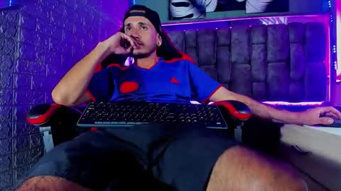 Snapshot of axell_cross2 chatting on 14, 5, 2026 Axell Cross2 online show from 14, 5, 2026