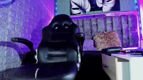 Snapshot of axell_cross2 chatting on 29, 5, 2026 Axell Cross2 online show from 29, 5, 2026