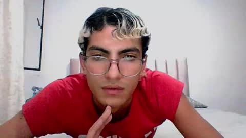 Snapshot of axellatino_ chatting on 11, 12, 2024 Axel online show from 11, 12, 2024