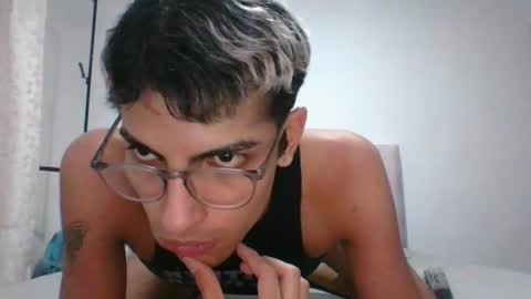 Snapshot of axellatino_ chatting on 24, 12, 2024 Axel online show from 24, 12, 2024