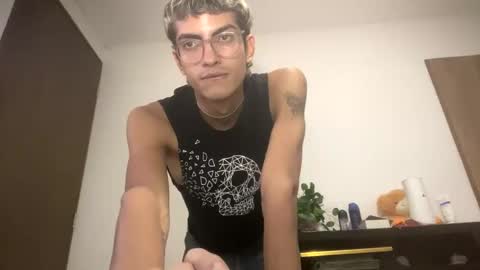 Snapshot of axellatino_ chatting on 6, 1, 2025 Axel online show from 6, 1, 2025