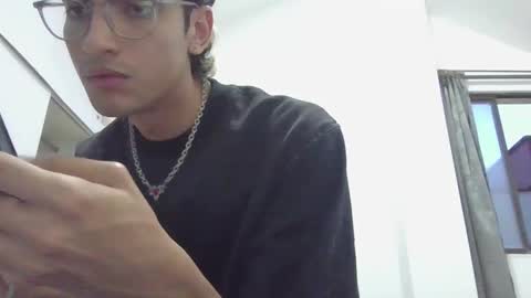 Snapshot of axellatino_ chatting on 2, 2, 2025 Axel online show from 2, 2, 2025