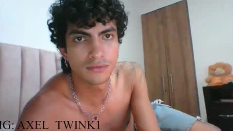 Snapshot of axellatino_ chatting on 25, 9, 2025 Axel online show from 25, 9, 2025