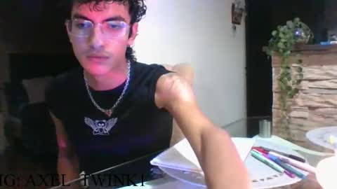 Snapshot of axellatino_ chatting on 4, 11, 2025 Axel online show from 4, 11, 2025