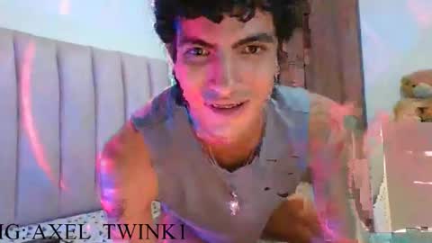 Snapshot of axellatino_ chatting on 14, 11, 2025 Axel online show from 14, 11, 2025