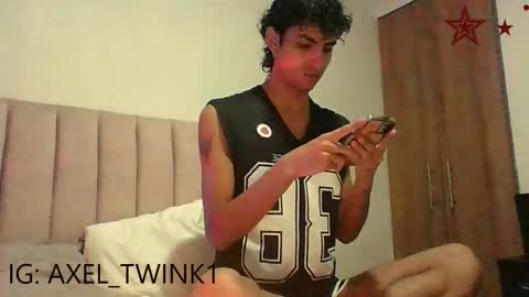 Snapshot of axellatino_ chatting on 18, 11, 2025 Axel online show from 18, 11, 2025