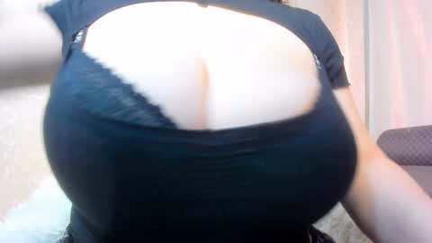 Snapshot of aya_moon chatting on 4, 2, 2025 Aya Moon online show from 4, 2, 2025