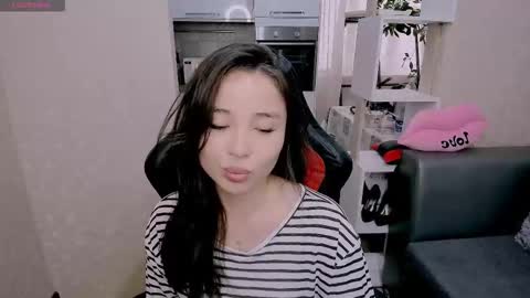 Snapshot of aya_moon chatting on 1, 10, 2025 Aya Moon online show from 1, 10, 2025