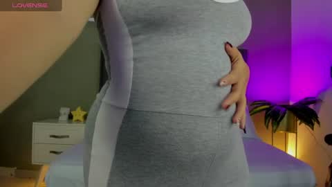 Snapshot of ayla13_ chatting on 4, 7, 2026 Alyda Jaramillo online show from 4, 7, 2026