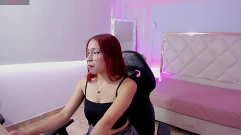 Snapshot of aylaa_tay chatting on 12, 6, 2026 aylaa_tay online show from 12, 6, 2026