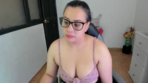 Snapshot of aylaislem chatting on 5, 11, 2025 SandyMODELINDEPENDIENT online show from 5, 11, 2025