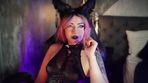 Snapshot of aylen_darkmoor chatting on 24, 6, 2026 Aylen online show from 24, 6, 2026