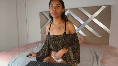 Snapshot of aylin_valerie chatting on 8, 6, 2026 aylin_valerie online show from 8, 6, 2026