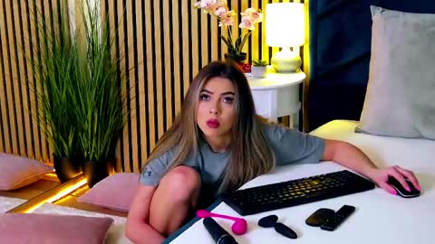 Snapshot of aylinrosee chatting on 17, 5, 2026 AylinRosee online show from 17, 5, 2026