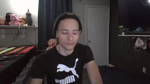 azell19 online show from 11, 1, 2025