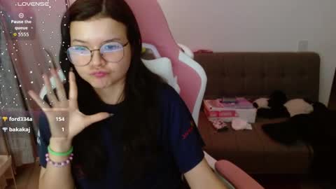 Snapshot of azu_chan chatting on 7, 3, 2026 Azu online show from 7, 3, 2026