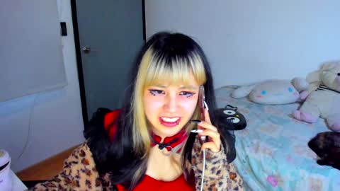 Azu Moure online show from 29, 12, 2024