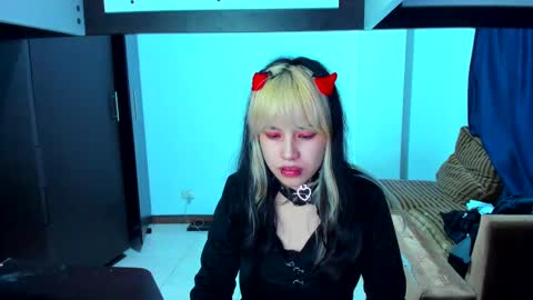 Azu Moure online show from 15, 2, 2025