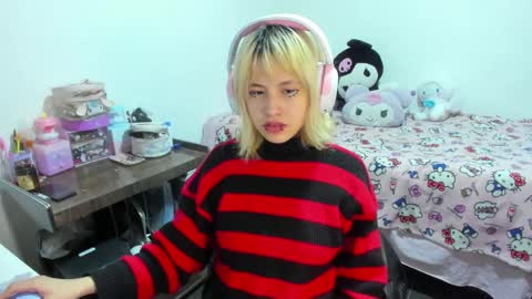 Azu Moure online show from 19, 9, 2025