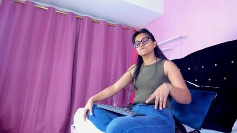 azul_moon online show from 11, 11, 2025