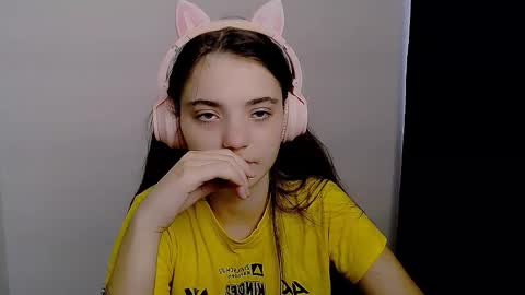 azumi_chan_ online show from 9, 9, 2025