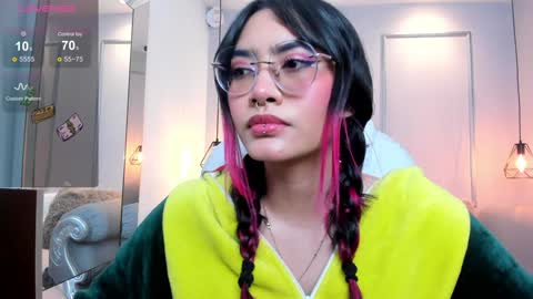 Azura online show from 10, 1, 2025