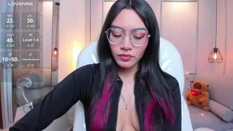 Azura online show from 9, 9, 2025