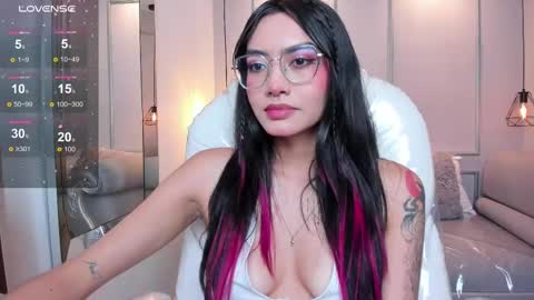 Azura online show from 25, 9, 2025