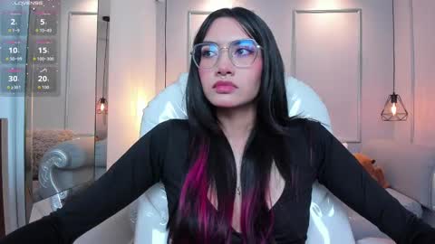 Azura online show from 30, 9, 2025